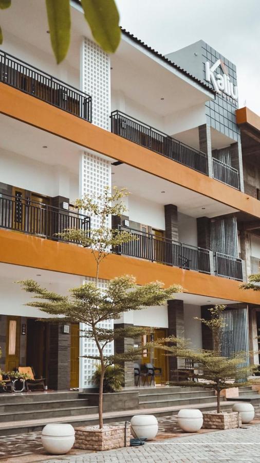 Hotel Kaliu Pacitan Buitenkant foto