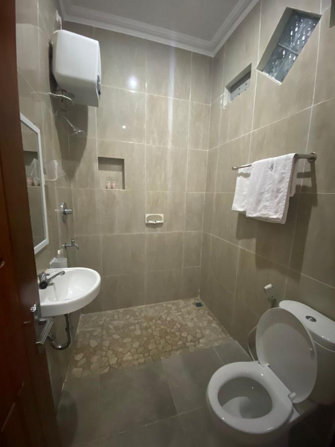 Hotel Kaliu Pacitan Buitenkant foto