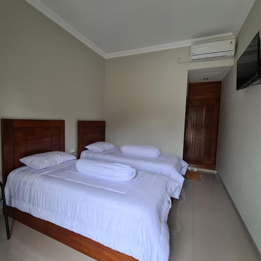 Hotel Kaliu Pacitan Buitenkant foto