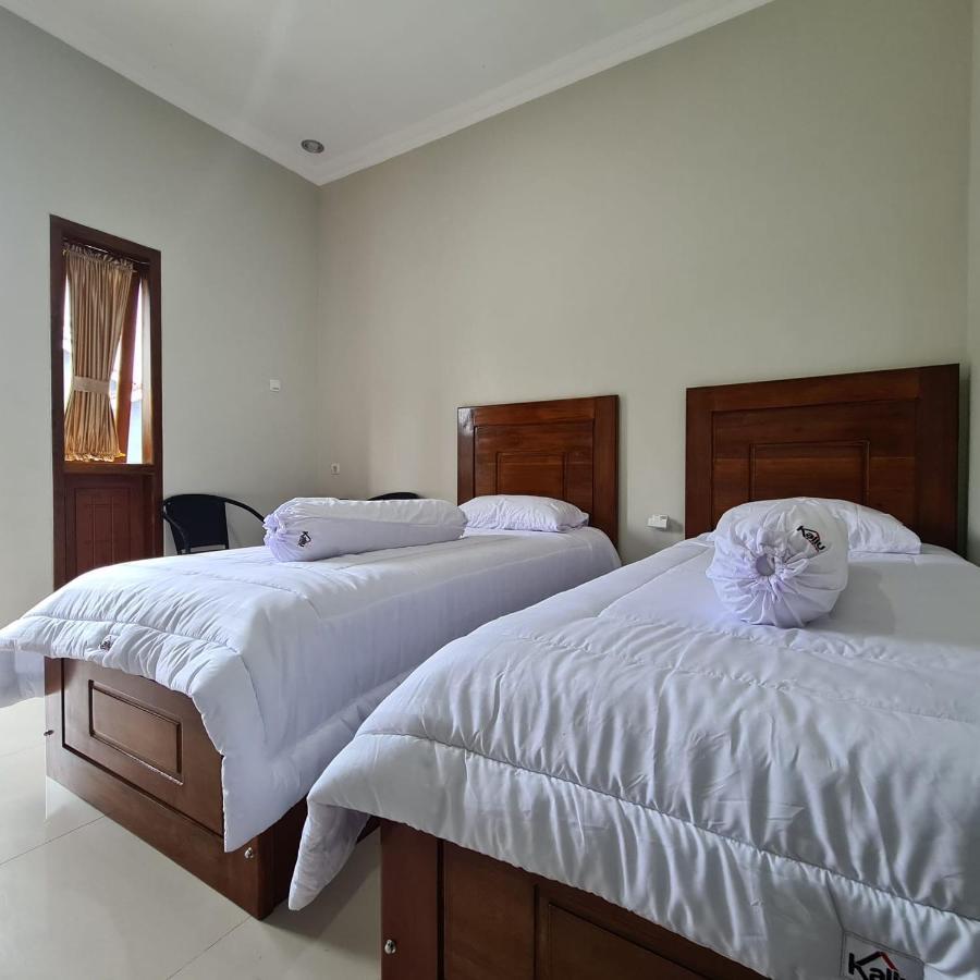 Hotel Kaliu Pacitan Buitenkant foto